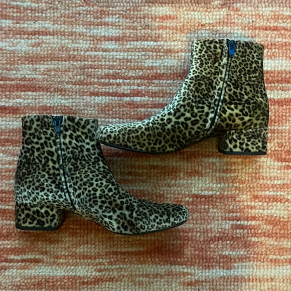 Amazing leopard print Saint Laurent Boots! - Picture 3 of 7